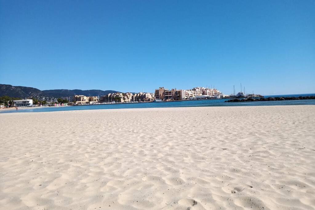 Face Mer Entre Plage Et Marina Bormes-les-Mimosas Buitenkant foto