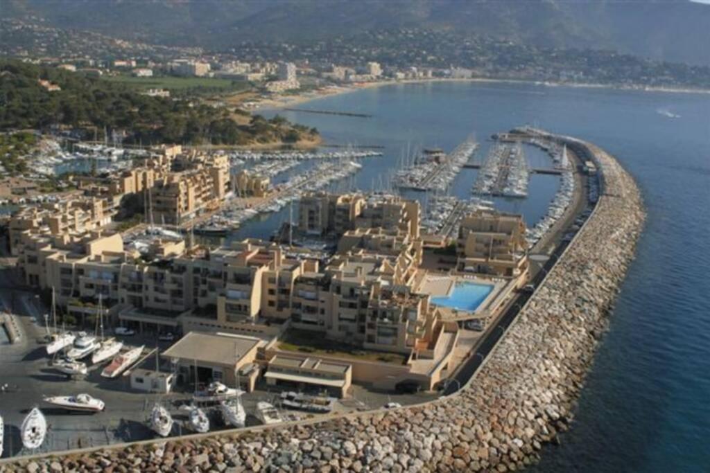 Face Mer Entre Plage Et Marina Bormes-les-Mimosas Buitenkant foto